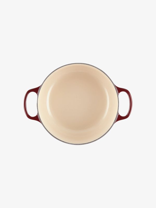 Une rôtissoire bordeaux, LE CREUSET