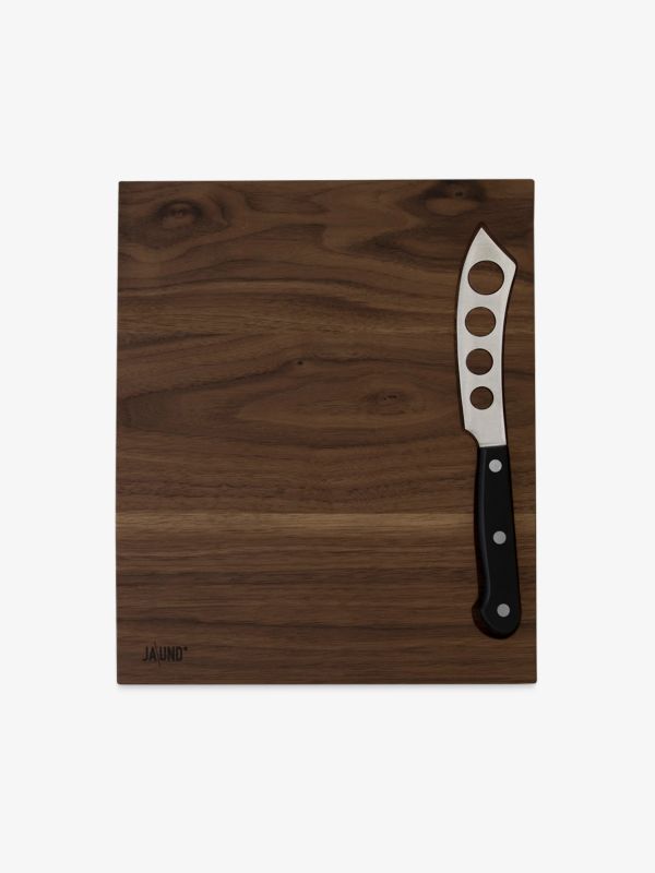 Planche à fromage avec couteau brun