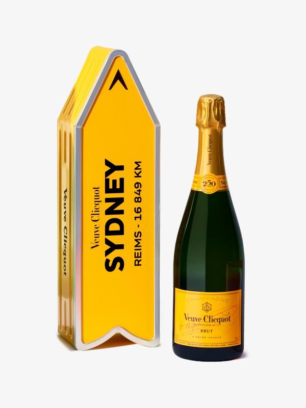 Veuve Clicquot Yellow Label Arrow Personalized Gift Box 75cl