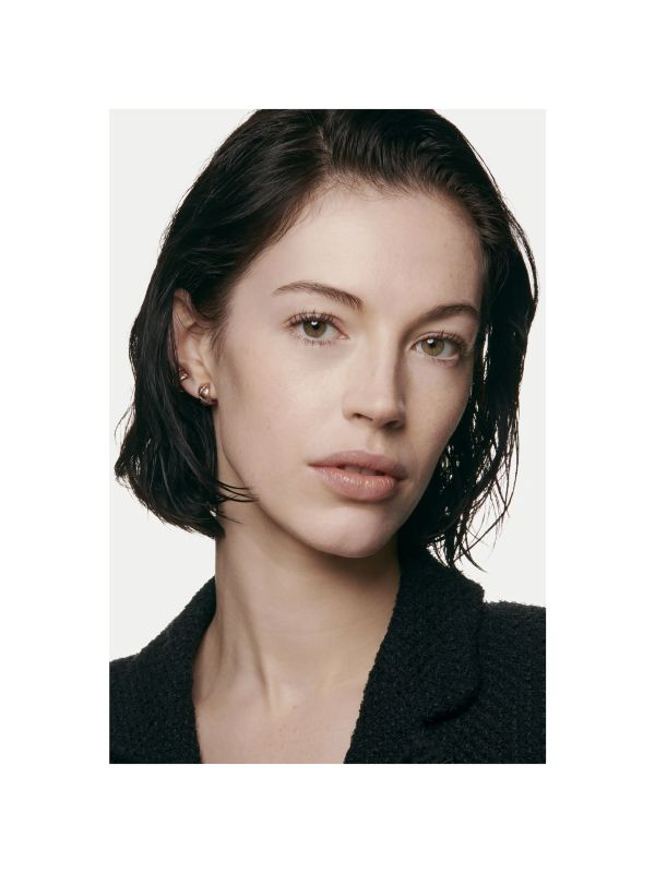 LES BEIGES EAU DE TEINT Eau de teint fraîche aux microbulles de pigments. Effet peau nue. Belle mine naturelle et lumineuse LIGHT, CHANEL