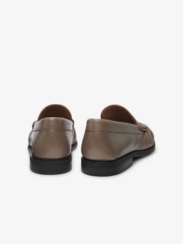 Mocassin brun, BOSS