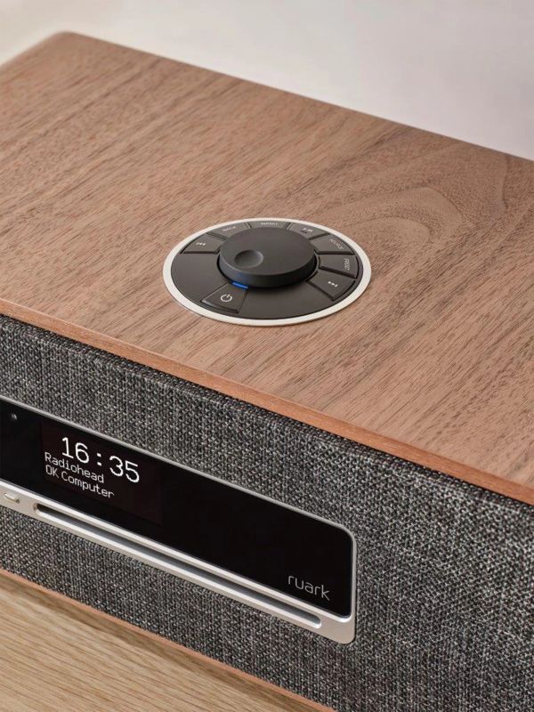 Radio R3S brun, RUARK AUDIO
