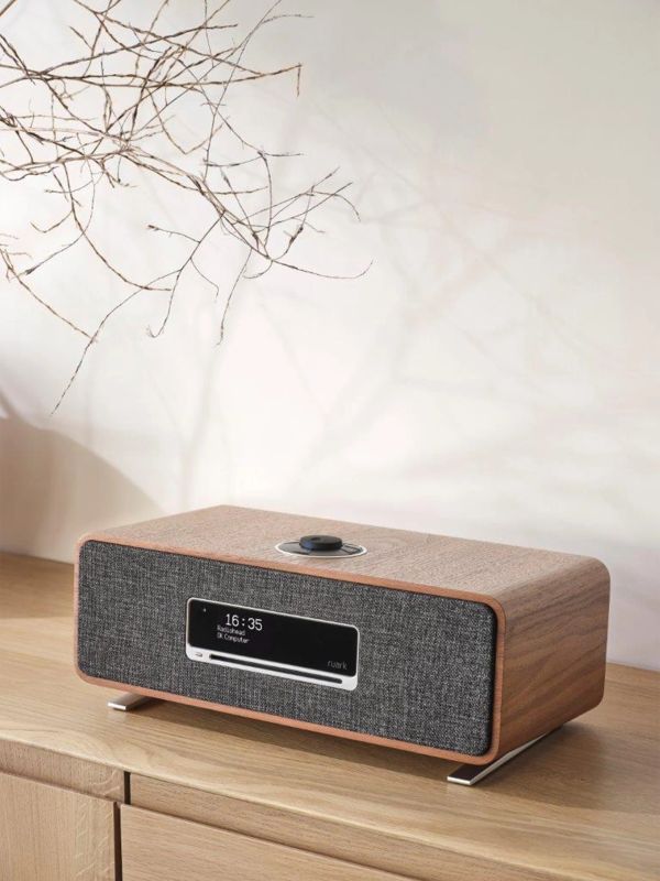 Radio R3S brun, RUARK AUDIO