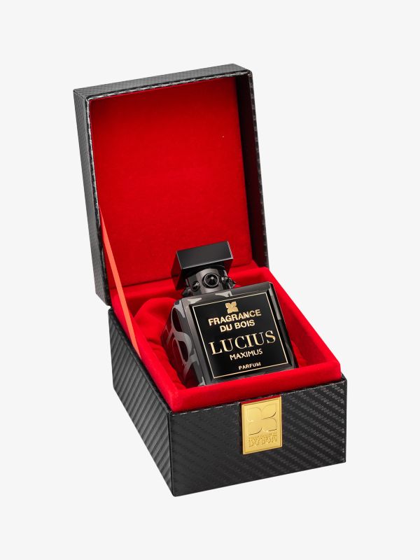 Lucius Maximus, FRAGRANCE DU BOIS