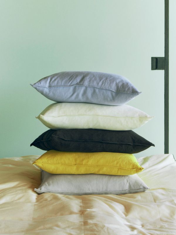 Housses de coussins avec remplissage LINEN bleu nuit, HAY