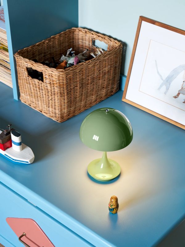 Tischlampe PANTHELLA 160 lindgrün, LOUIS POULSEN