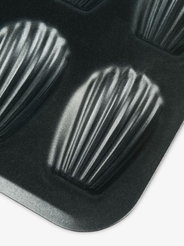 Moule pour 12 petites madelaines rayé beige foncé, SCHWARZ