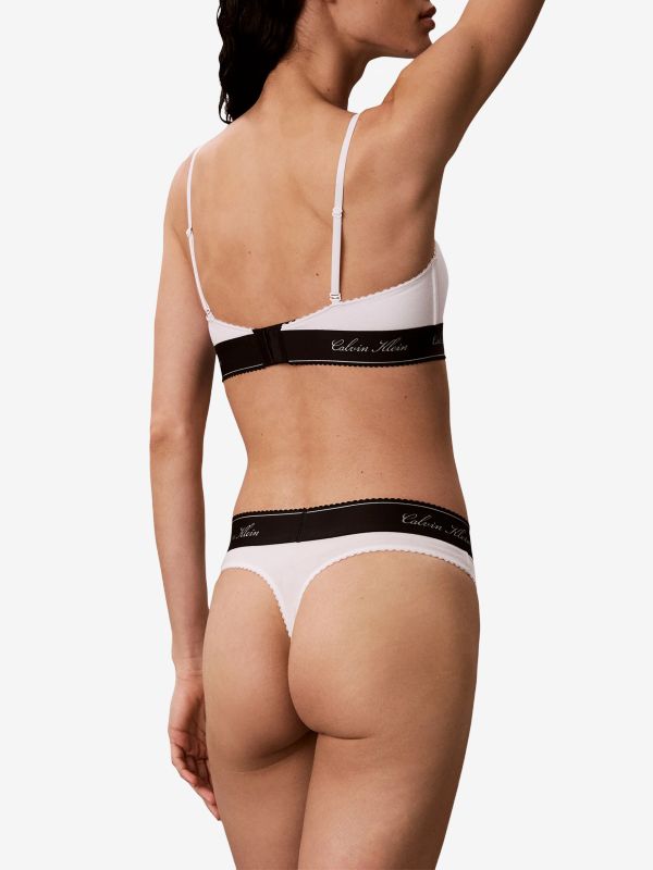 String weiss, CALVIN KLEIN