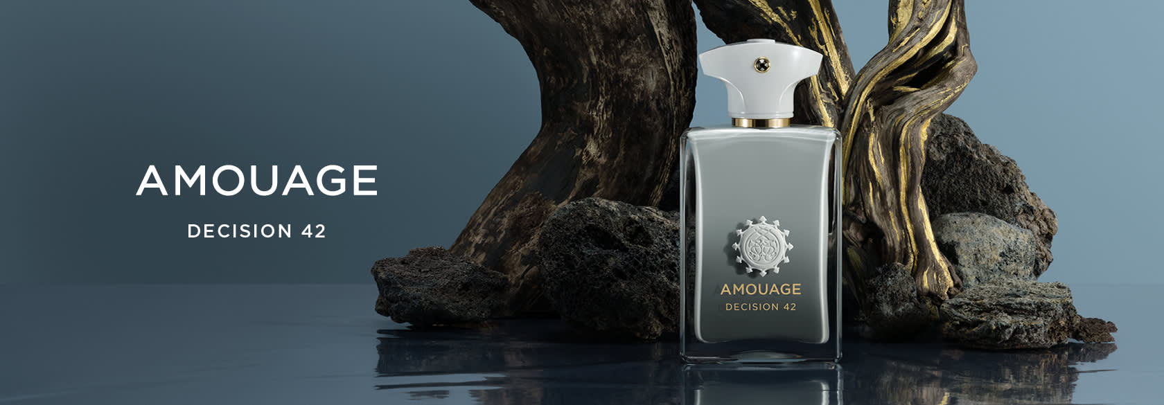 La maison de parfumerie de luxe AMOUAGE a été fondée en 1983 à la demande du sultan
Qaboos a été fondée. Les créations parfumées durables et novatrices sont fabriquées à partir des meilleurs et des plus précieux ingrédients - entre autres de l'encens argenté, de la rose de montagne et de la myrrhe provenant d'Oman. En raison de leur caractère exceptionnel et précieux les créations parfumées d'AMOUAGE sont appréciées dans le monde entier par des appréciées par les amateurs de parfums.
PRÉCIEUX - PUISSANT - UNIQUE