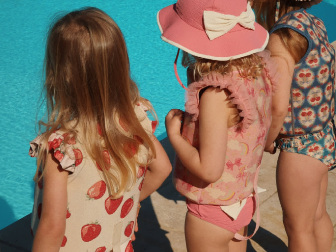 La vie avec des enfants est merveilleuse, variée et pleine de vie. C’est justement ce quotidien familial qui inspire la marque lifestyle danoise pour ses designs bien pensés et affectueux pour les bébés, les enfants et les parents, qui sont aussi pratiques que jolis.