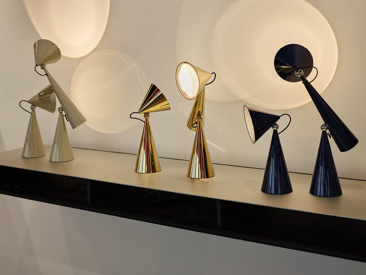 Tom Dixon, fondée en 2002, est une marque britannique de design de luxe spécialisée dans le mobilier, l’éclairage et les accessoires, présente dans 90 pays. Son fondateur, Tom Dixon, est un designer multi-primé, reconnu pour son travail innovant sur les matériaux et les techniques. Ses créations allient esthétique britannique, modernité et fonctionnalité, et sont appréciées dans le monde entier. Le Design Research Studio conçoit des espaces remarquables à l’international, des hôtels aux restaurants en passant par des surfaces commerciales.