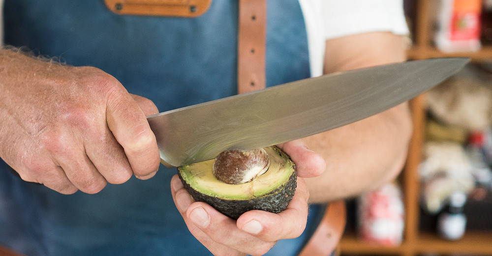 Avocado entkernen